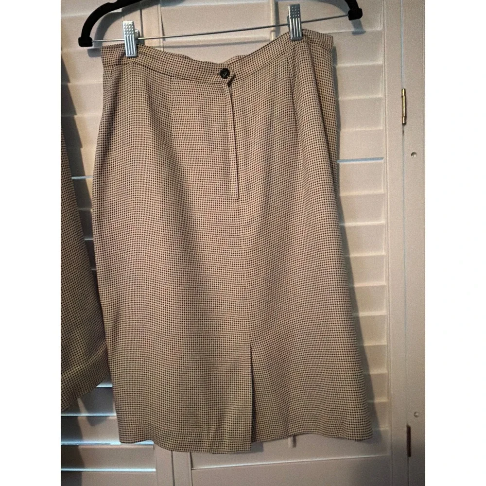 Kasper skirt suit